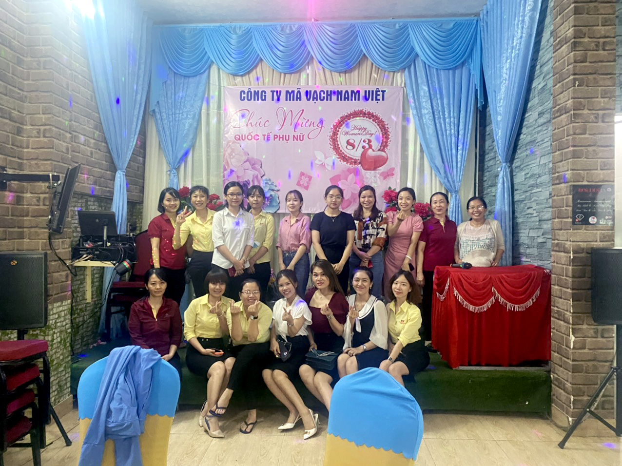 CÔNG TY CP SX TM DV MÃ VẠCH NAM VIỆT TỔ CHỨC BUỔI TIỆC ẤM CÚNG “MỪNG NGÀY QUỐC TẾ PHỤ NỮ 8/3”